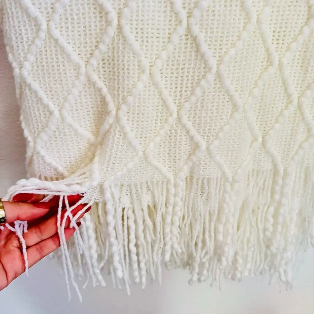 2 BEDSURE TARGET White Ivory Jacquard Weave Knitted Tassel Fringe Blanket Throw
